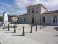 2560px-Bayon-sur-Gironde_(Gironde)_mairie.JPG